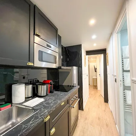 Urbanflat 93 - Lovely Nazareth 2 Bedroom